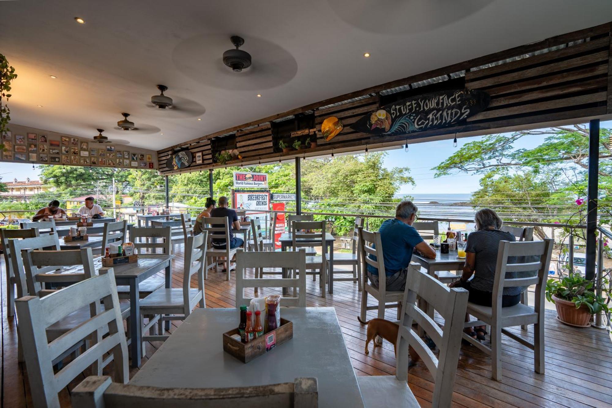 Hotel Iguana Surf Camp Tamarindo Esterno foto