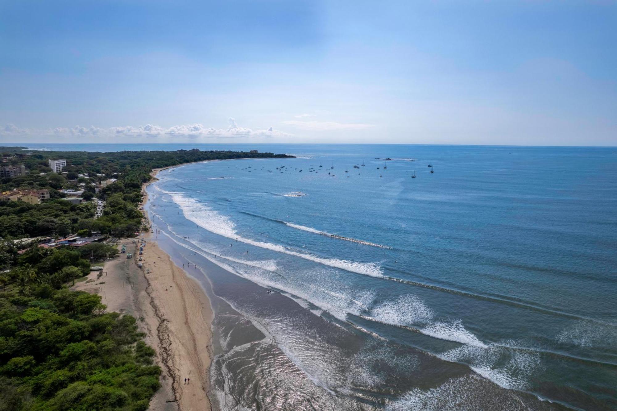 Hotel Iguana Surf Camp Tamarindo Esterno foto